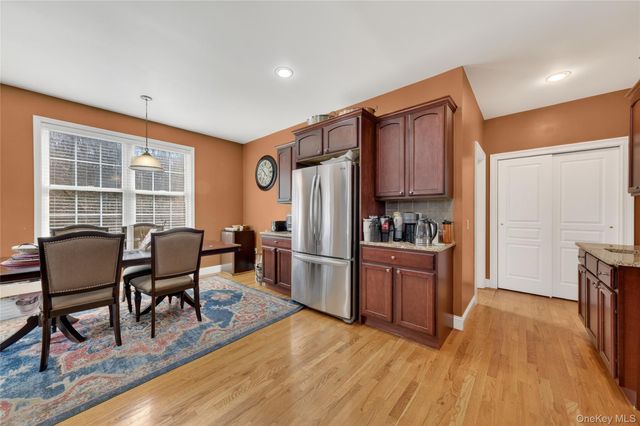 30 Meadowood Lane, Wappingers Falls, NY 12590
