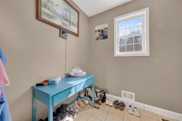 30 Meadowood Lane, Wappingers Falls, NY 12590