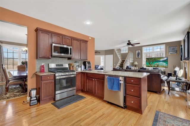 30 Meadowood Lane, Wappingers Falls, NY 12590