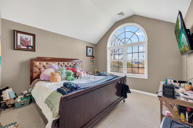 30 Meadowood Lane, Wappingers Falls, NY 12590
