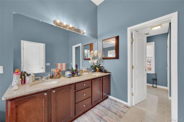 30 Meadowood Lane, Wappingers Falls, NY 12590