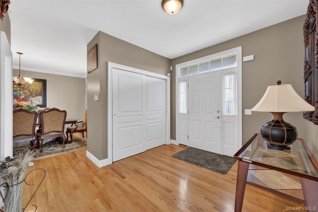 30 Meadowood Lane, Wappingers Falls, NY 12590