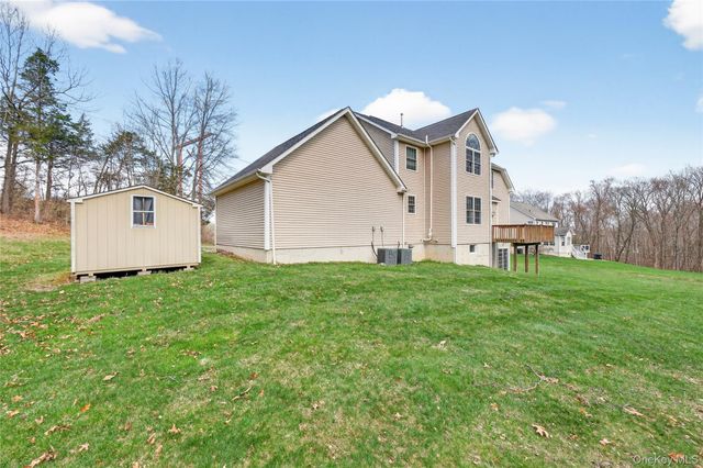 30 Meadowood Lane, Wappingers Falls, NY 12590