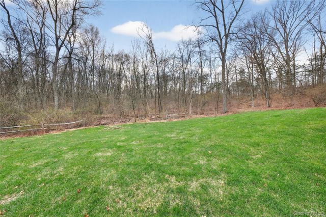 30 Meadowood Lane, Wappingers Falls, NY 12590