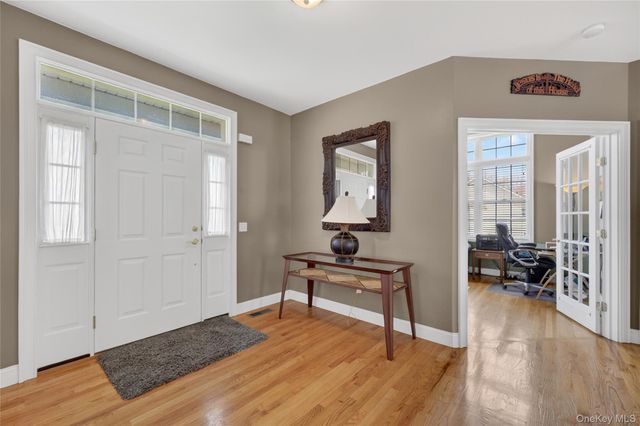 30 Meadowood Lane, Wappingers Falls, NY 12590