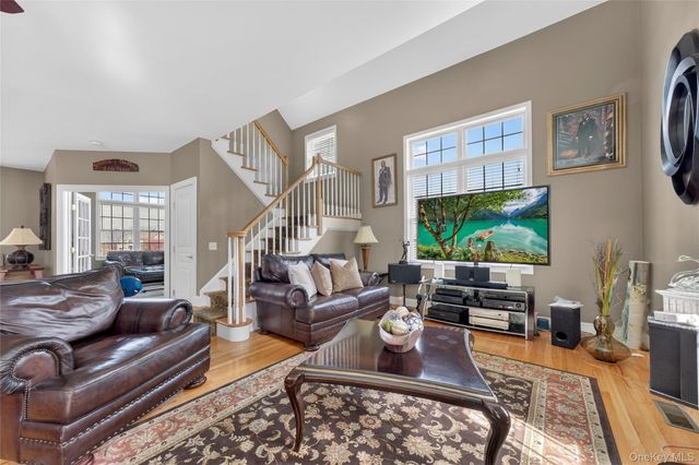 30 Meadowood Lane, Wappingers Falls, NY 12590
