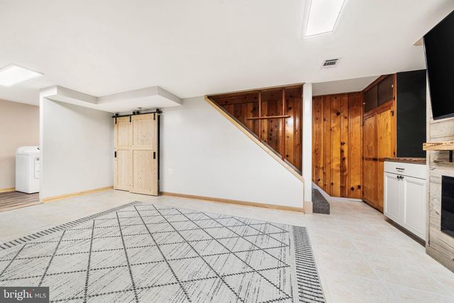 6801 RADCLIFFE DR, Alexandria, VA 22307