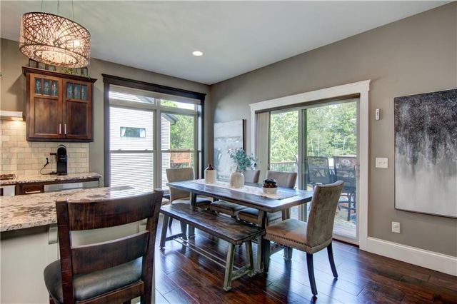 4634 S Oakwood Hills Parkway, Eau Claire, WI 54701