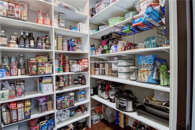 4634 S Oakwood Hills Parkway, Eau Claire, WI 54701