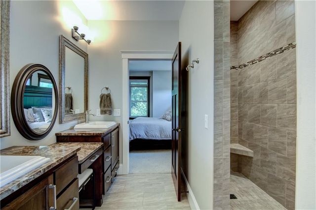 4634 S Oakwood Hills Parkway, Eau Claire, WI 54701