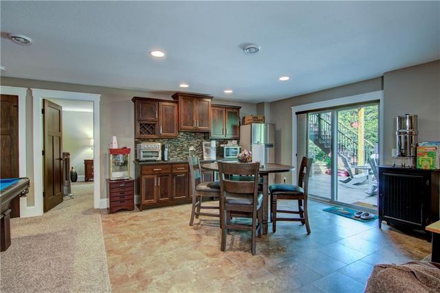 4634 S Oakwood Hills Parkway, Eau Claire, WI 54701