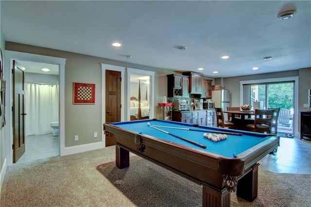 4634 S Oakwood Hills Parkway, Eau Claire, WI 54701