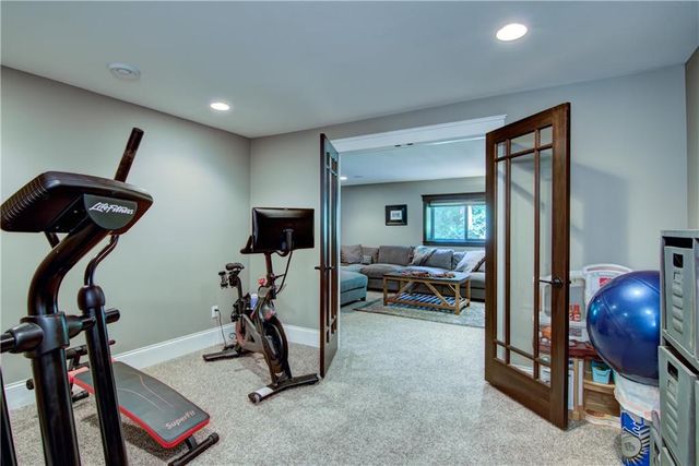 4634 S Oakwood Hills Parkway, Eau Claire, WI 54701