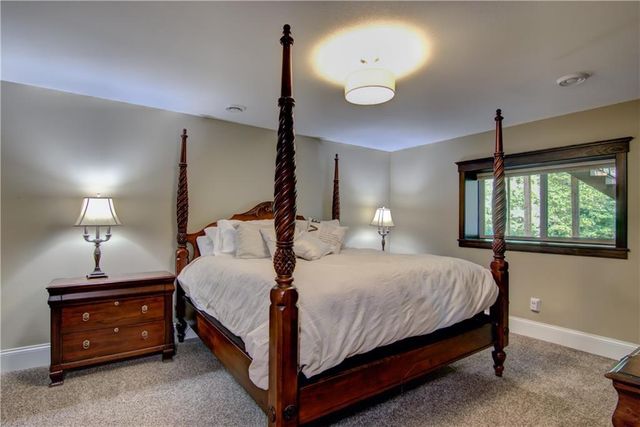 4634 S Oakwood Hills Parkway, Eau Claire, WI 54701