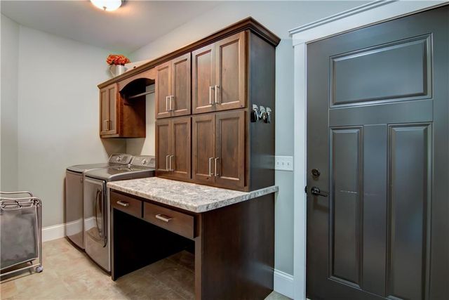 4634 S Oakwood Hills Parkway, Eau Claire, WI 54701