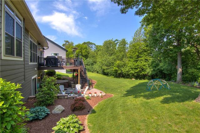 4634 S Oakwood Hills Parkway, Eau Claire, WI 54701