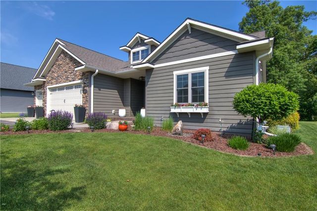 4634 S Oakwood Hills Parkway, Eau Claire, WI 54701