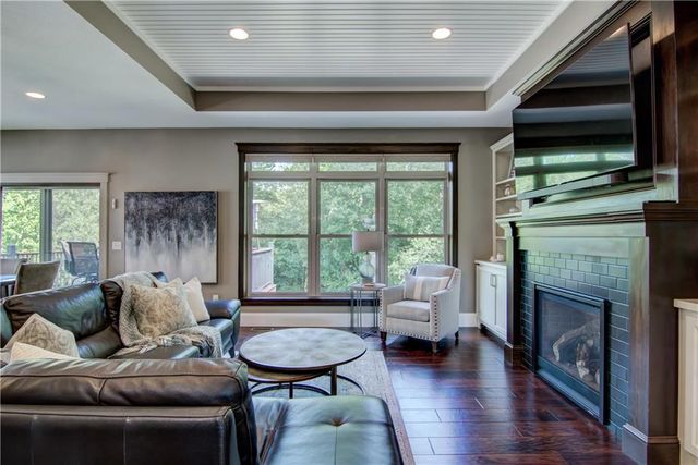 4634 S Oakwood Hills Parkway, Eau Claire, WI 54701