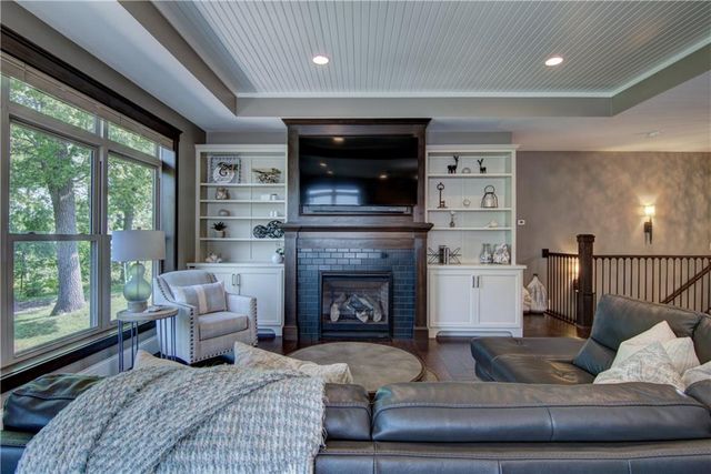 4634 S Oakwood Hills Parkway, Eau Claire, WI 54701