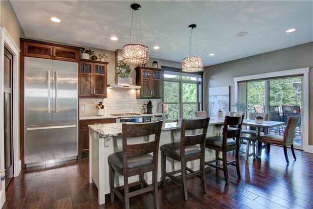 4634 S Oakwood Hills Parkway, Eau Claire, WI 54701