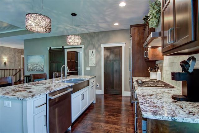 4634 S Oakwood Hills Parkway, Eau Claire, WI 54701