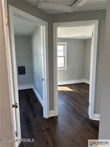 10 Lake Avenue, Keyport, NJ 07735