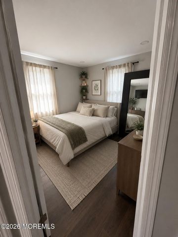 10 Lake Avenue, Keyport, NJ 07735