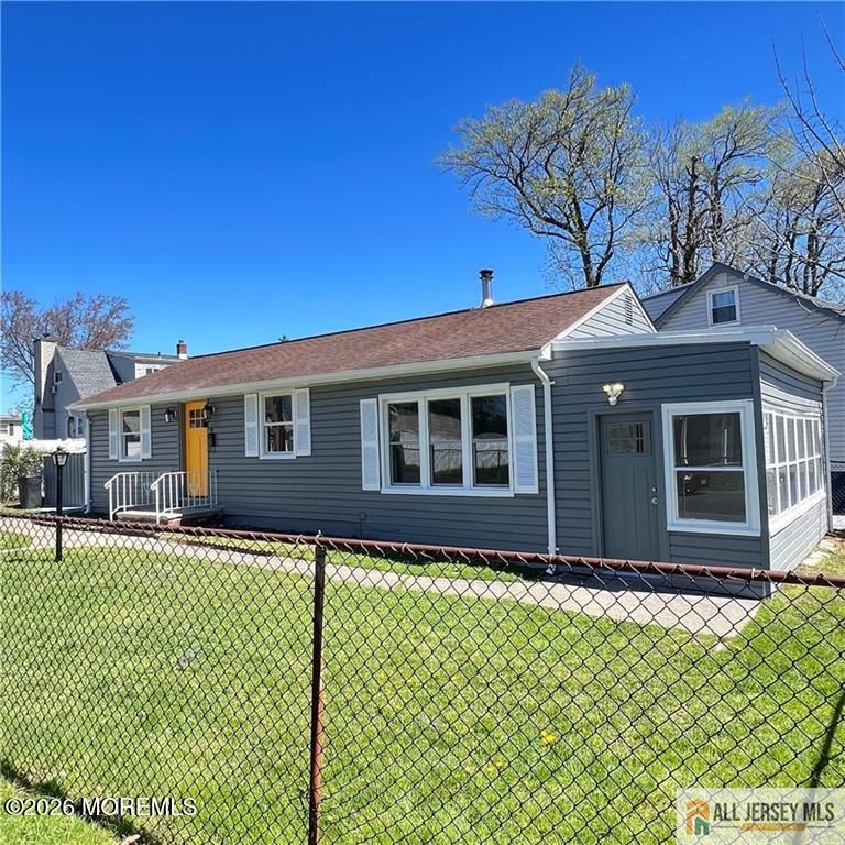 10 Lake Avenue, Keyport, NJ 07735