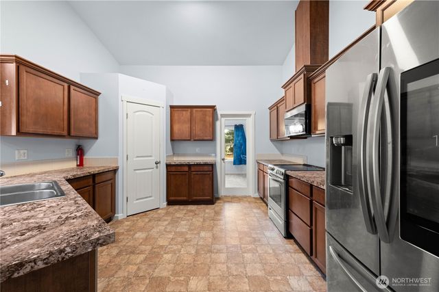 181 Duck Lake Drive SE, Ocean Shores, WA 98569