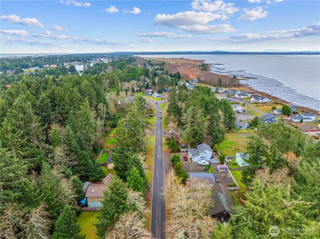 181 Duck Lake Drive SE, Ocean Shores, WA 98569