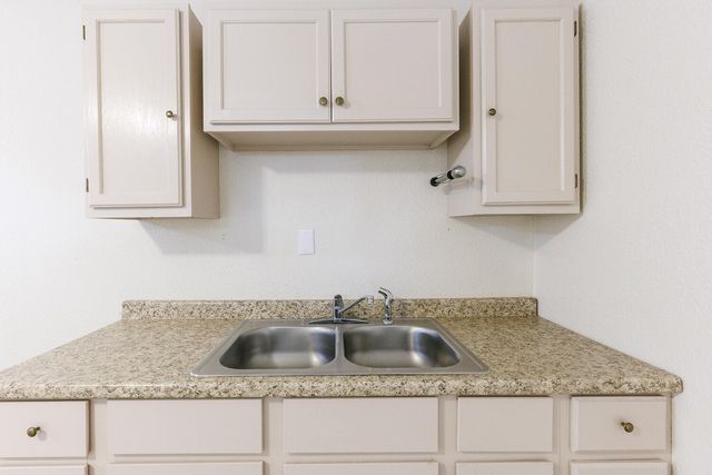 211 Chestnut-Rear Street, Idalou, TX 79329