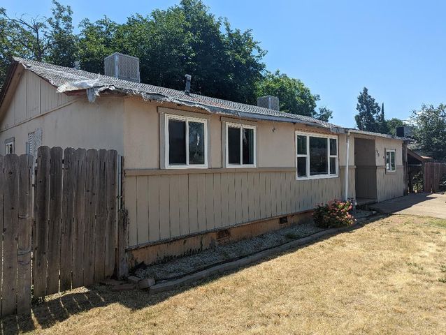 1118 4th Street, Redding, CA 96002