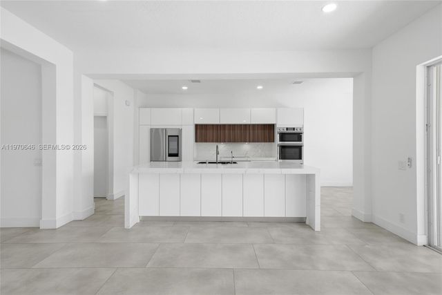 1887 Harbor View Cir, Weston, FL 33327