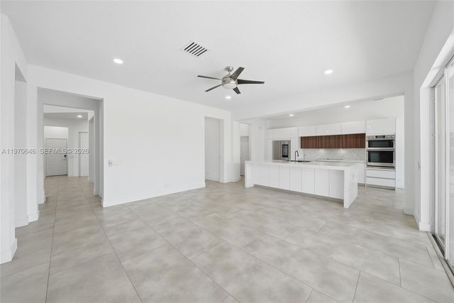 1887 Harbor View Cir, Weston, FL 33327