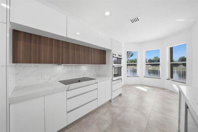 1887 Harbor View Cir, Weston, FL 33327