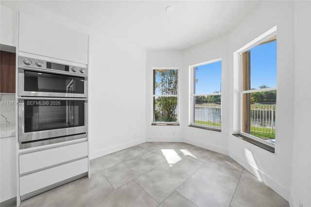 1887 Harbor View Cir, Weston, FL 33327