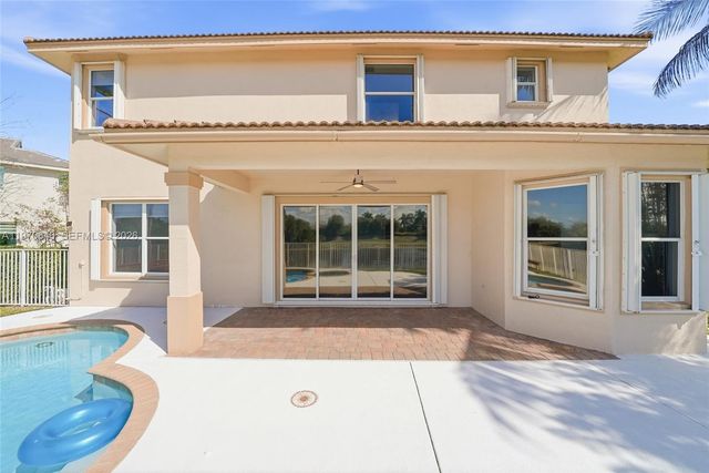 1887 Harbor View Cir, Weston, FL 33327