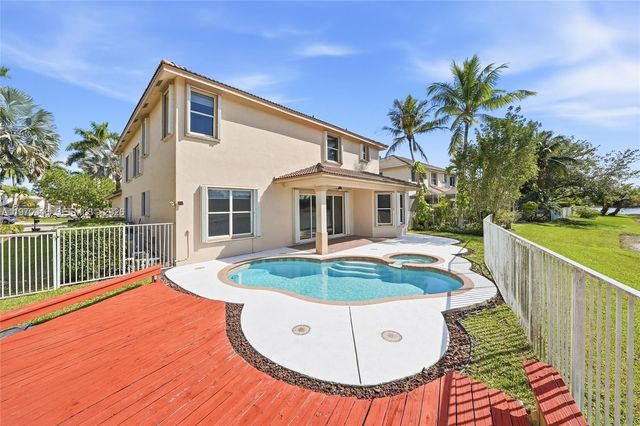 1887 Harbor View Cir, Weston, FL 33327