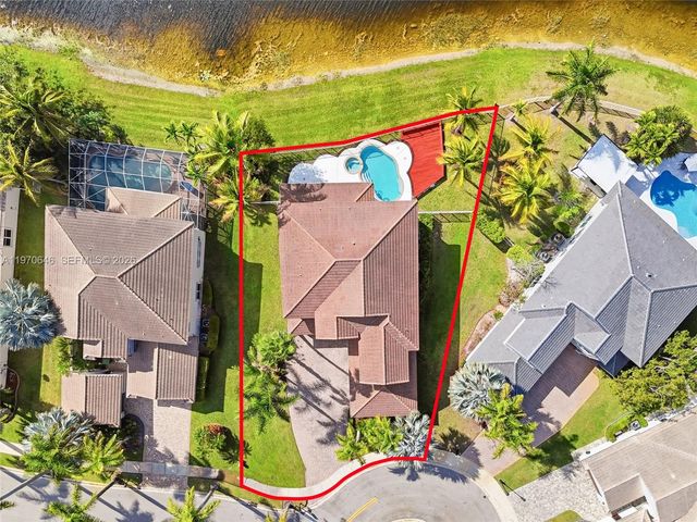 1887 Harbor View Cir, Weston, FL 33327