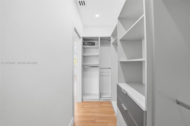 1887 Harbor View Cir, Weston, FL 33327