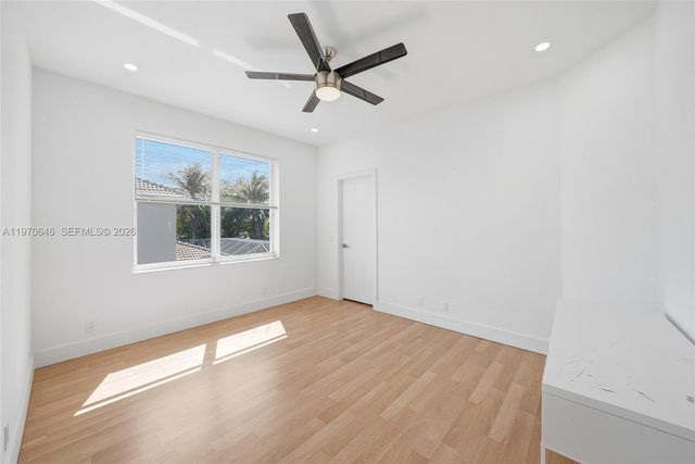 1887 Harbor View Cir, Weston, FL 33327