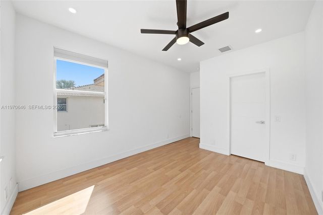 1887 Harbor View Cir, Weston, FL 33327