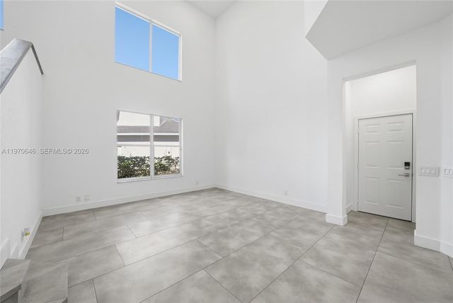 1887 Harbor View Cir, Weston, FL 33327