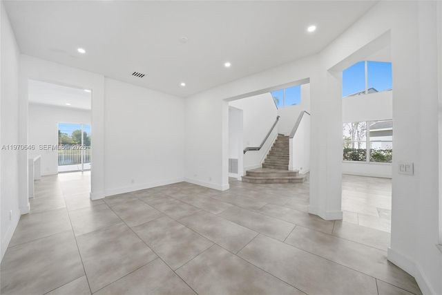 1887 Harbor View Cir, Weston, FL 33327