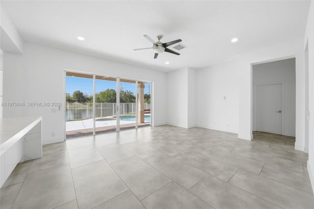 1887 Harbor View Cir, Weston, FL 33327