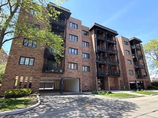 9375 Landings Lane 404, Des Plaines, IL 60016