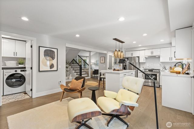 10345 36th Avenue NE, Seattle, WA 98125