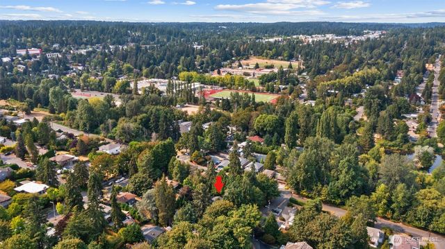 10345 36th Avenue NE, Seattle, WA 98125