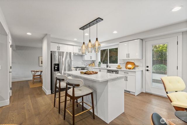 10345 36th Avenue NE, Seattle, WA 98125