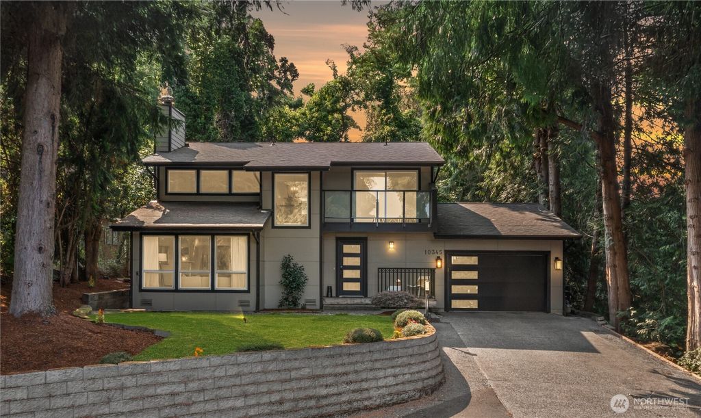 10345 36th Avenue NE, Seattle, WA 98125